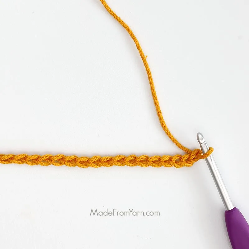 Learn how to crochet moss stitch with this step-by-step tutorial, in flat rows. It's a popular stitch used in many crochet patterns.